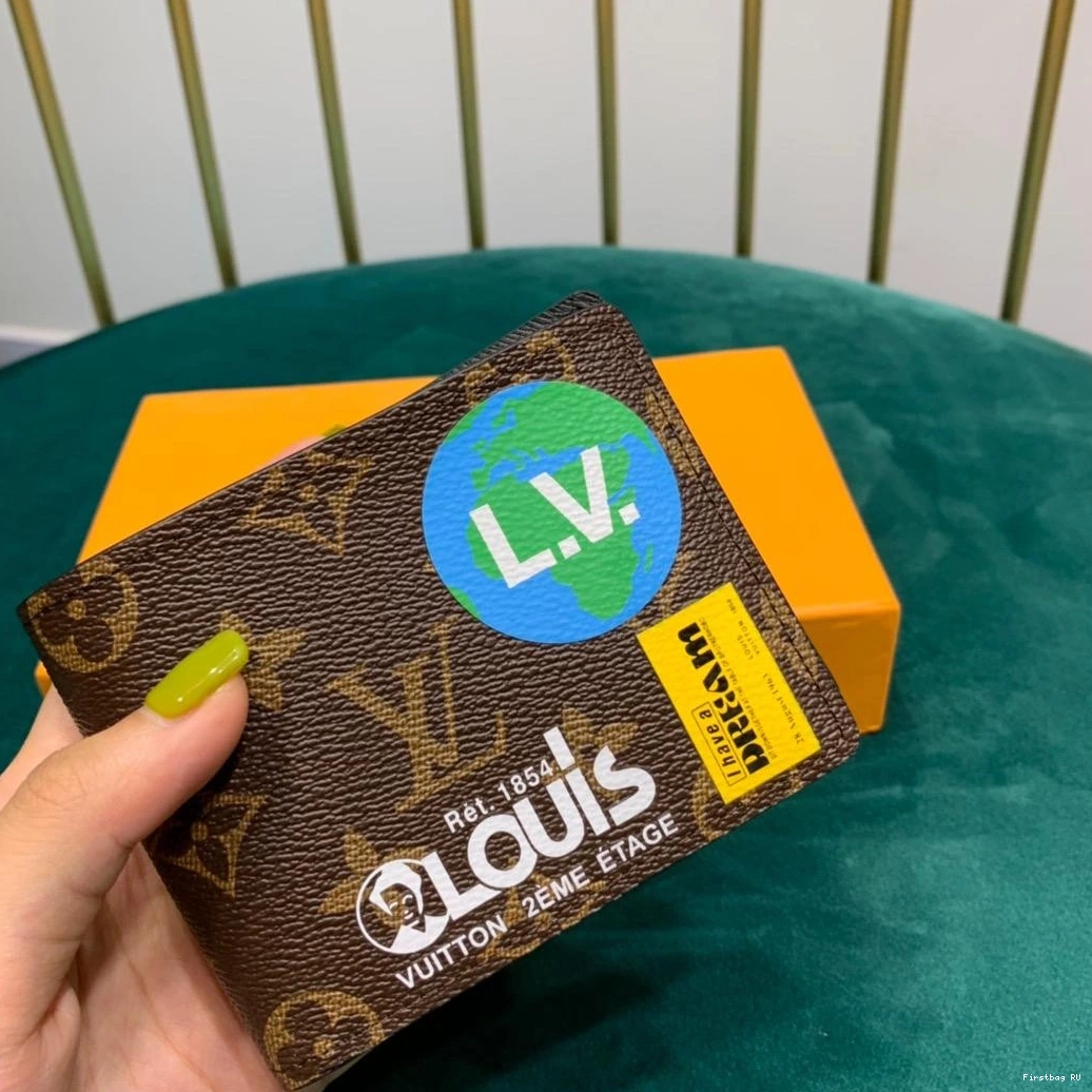 First bag VUITTON MULTIPLE WALLET LOUIS 0807
